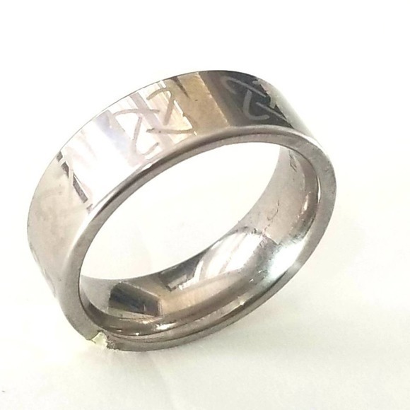 New‎ Tungsten carbide Celtic symbol ring size 12